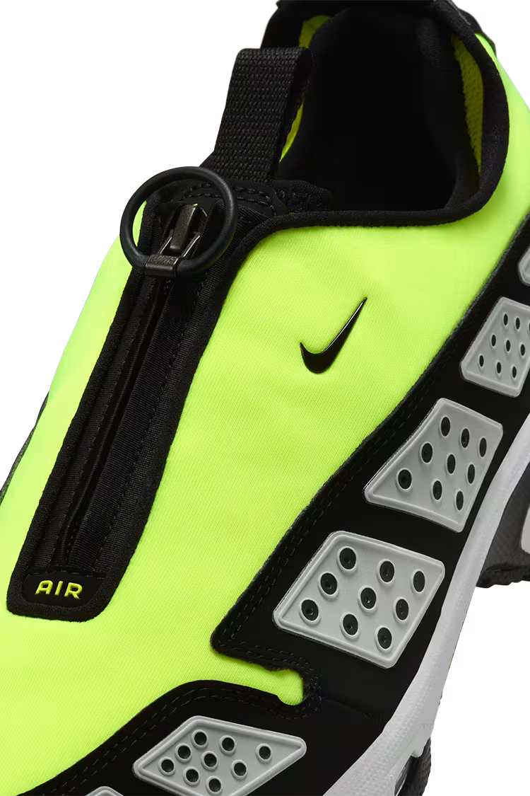 Nike Air Max SNDR Volt and Black