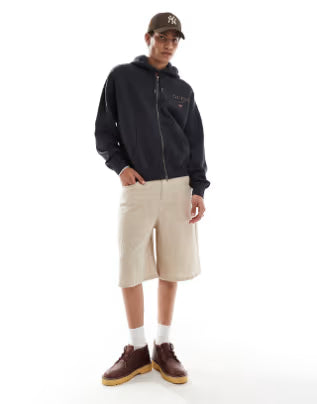Guess Sudadera negra unisex con capucha, cremallera y logo apilado