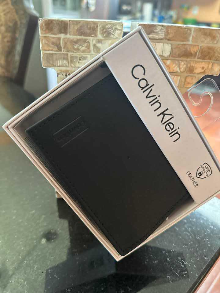 Billetera Calvin Klein  Hombre