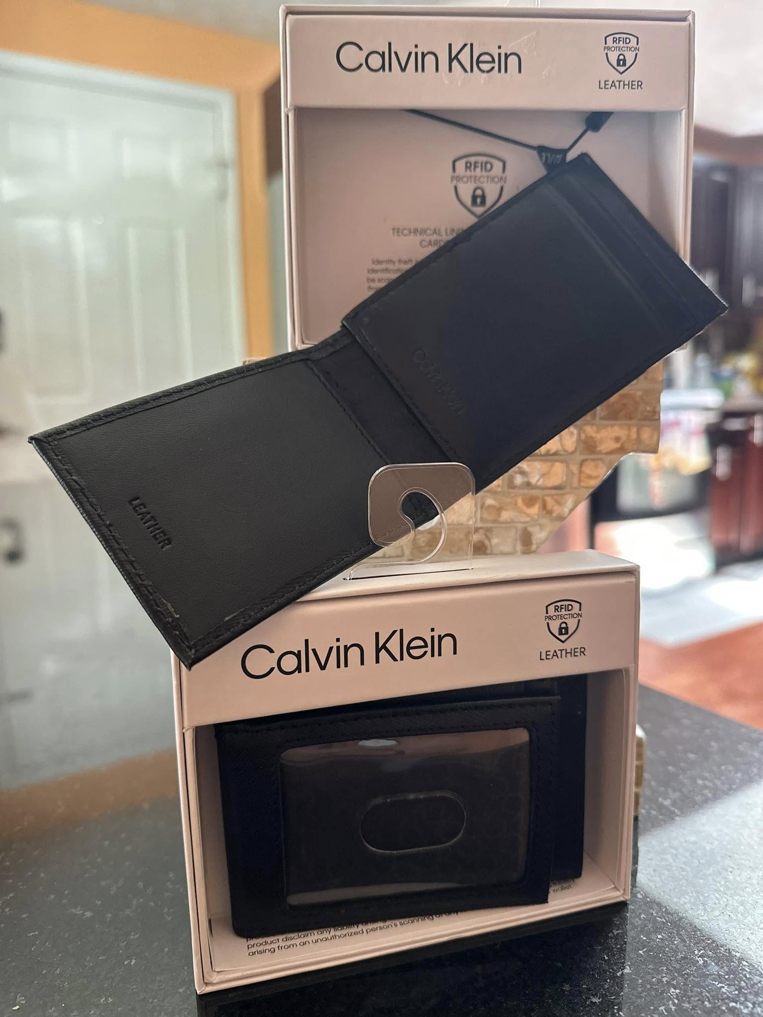 Billetera Calvin Klein  Hombre