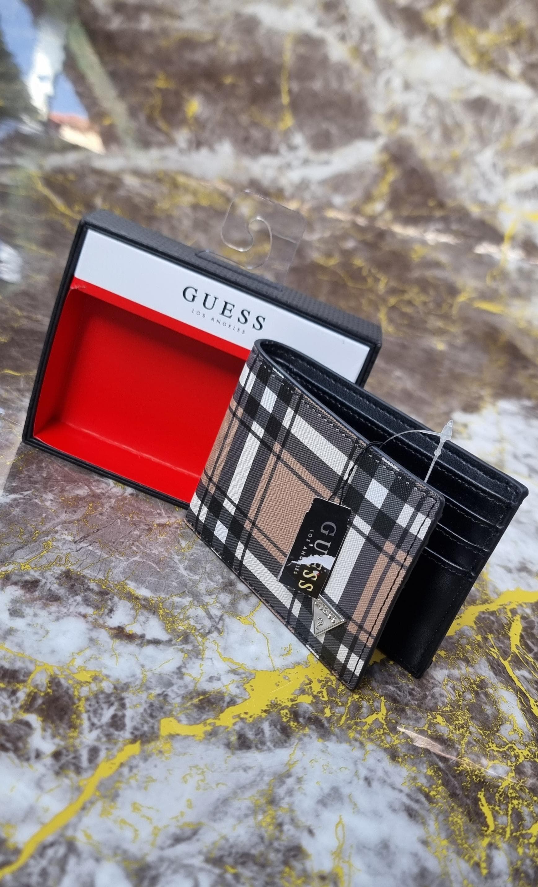 Billetera Guess
